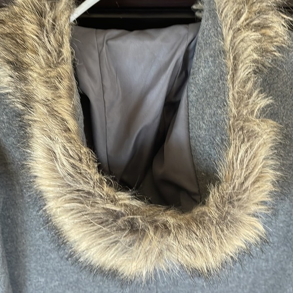 J. Crew Mercantile Grey Coat 6 good condition and very warm - Picture 6 of 6